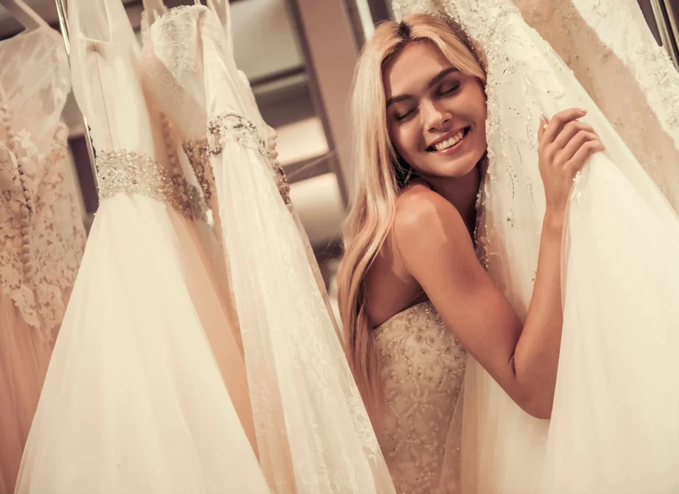 lovely-wedding-dress-selection-scaled